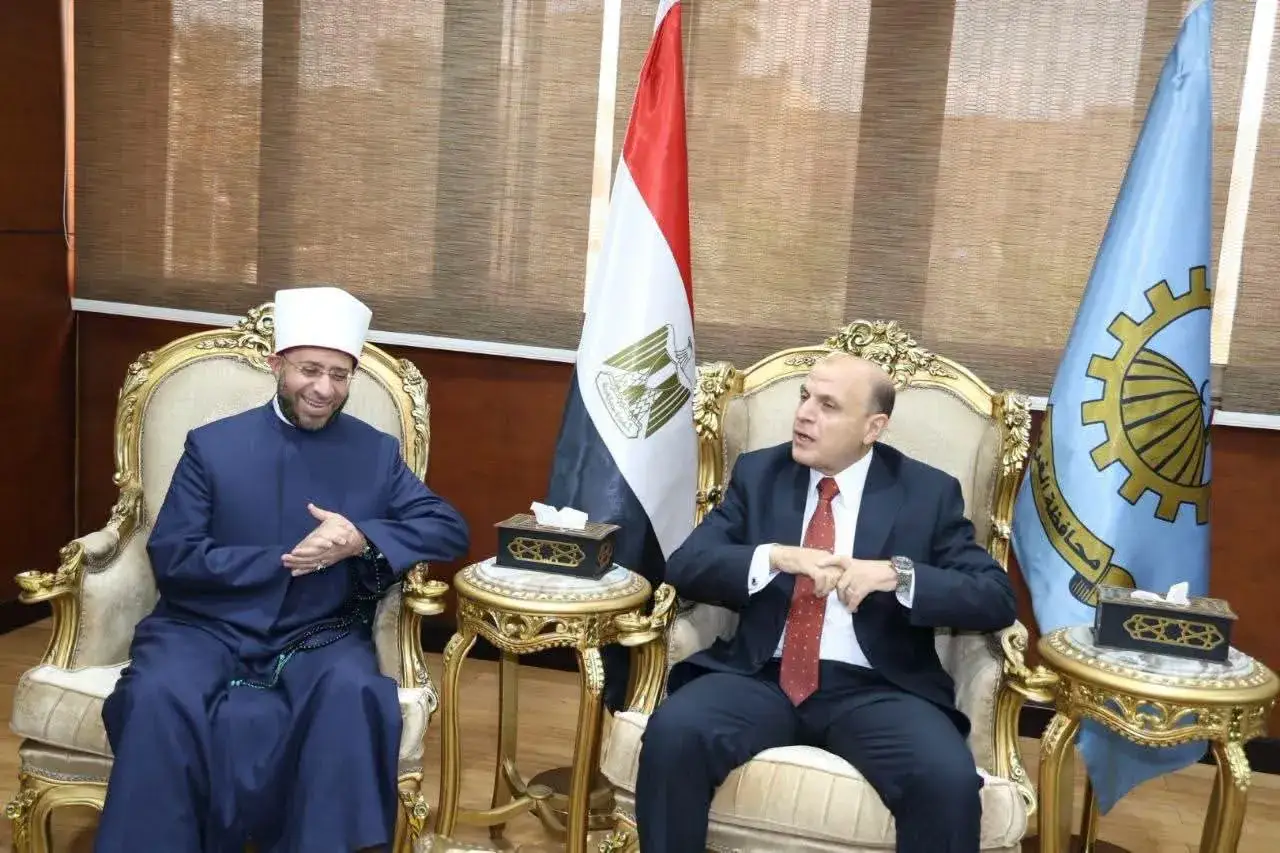 محافظ الغربيه ونائبه وقيادات المحافظه يستقبلون وزير الاوقاف وقياده اخرى ايذانا ببدء احتفالات العيد القومي لمحافظه الغربيه